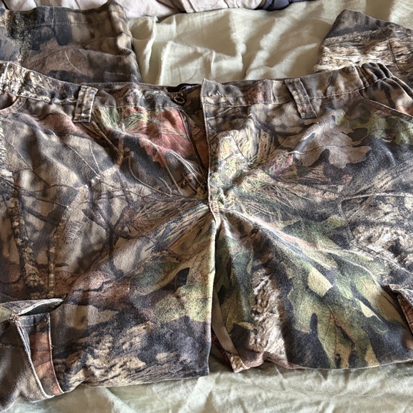 Mossy Oak Camouflage Cargo Pants - XL - Picture 2 of 4